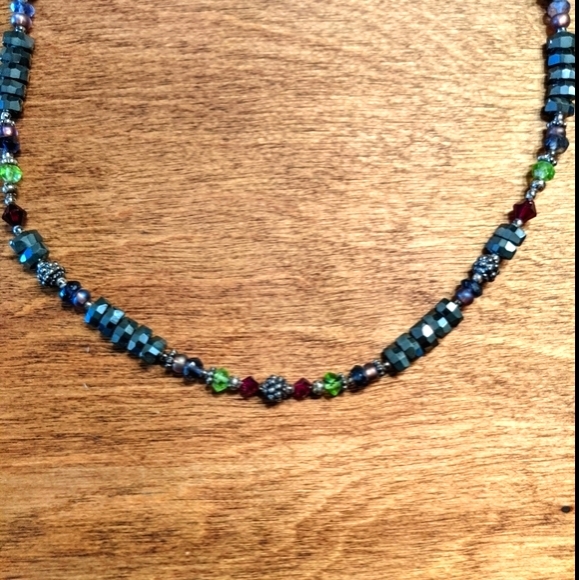 Hematite Necklace Earring SET w green & red beads - Picture 5 of 6